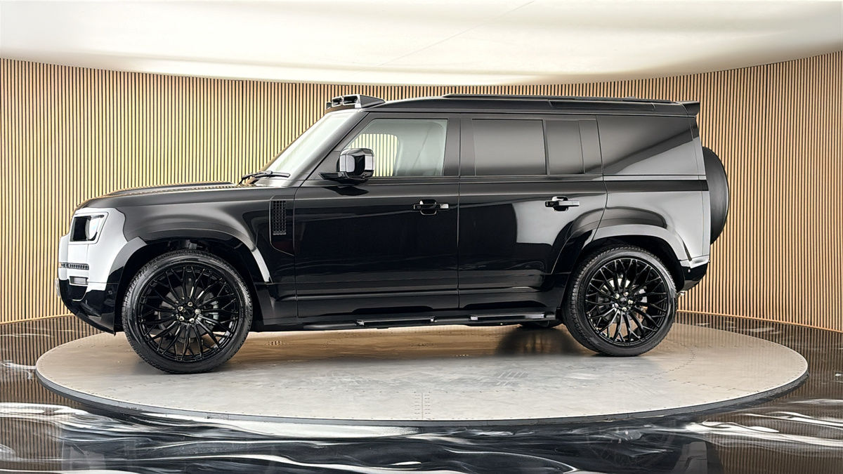 More views of Land Rover Defender 110