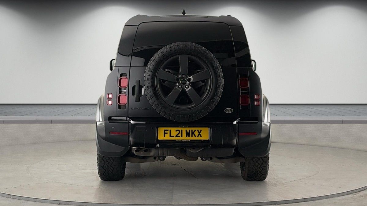 Land Rover Defender 90 Image 4