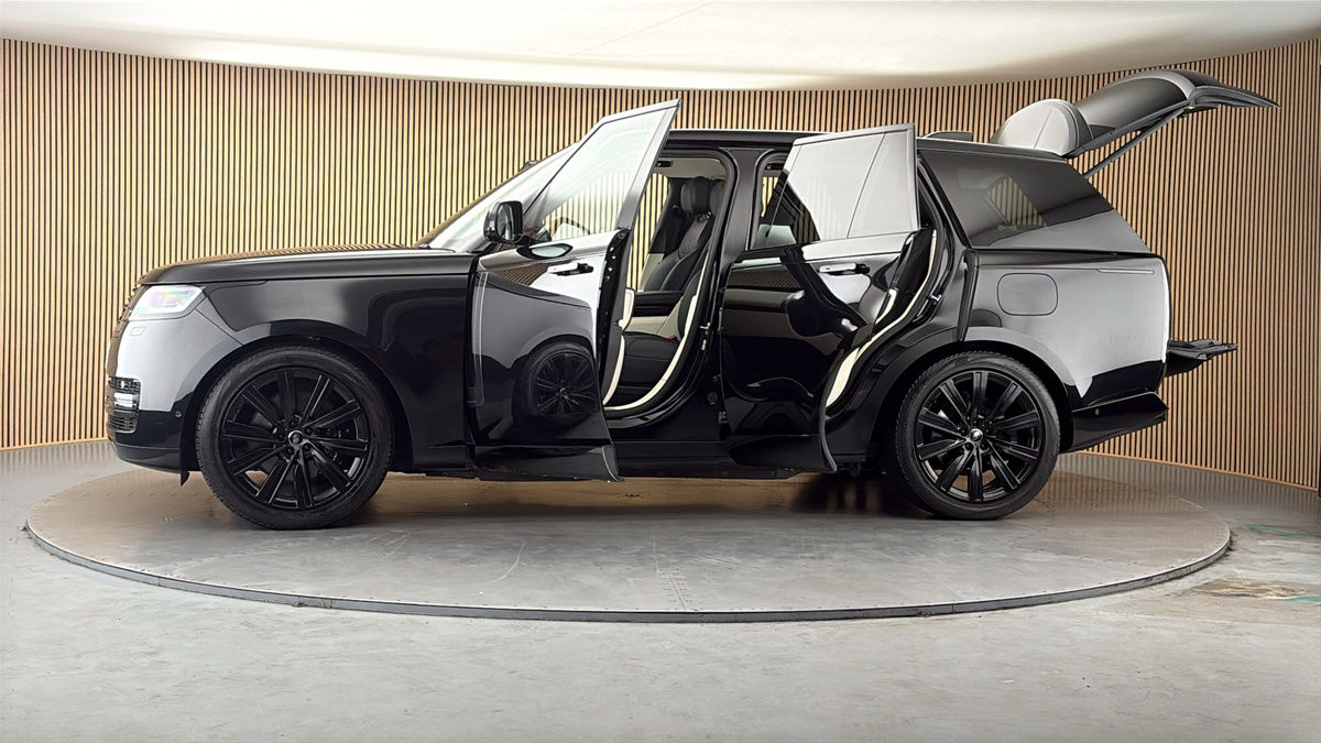 More views of Land Rover Range Rover