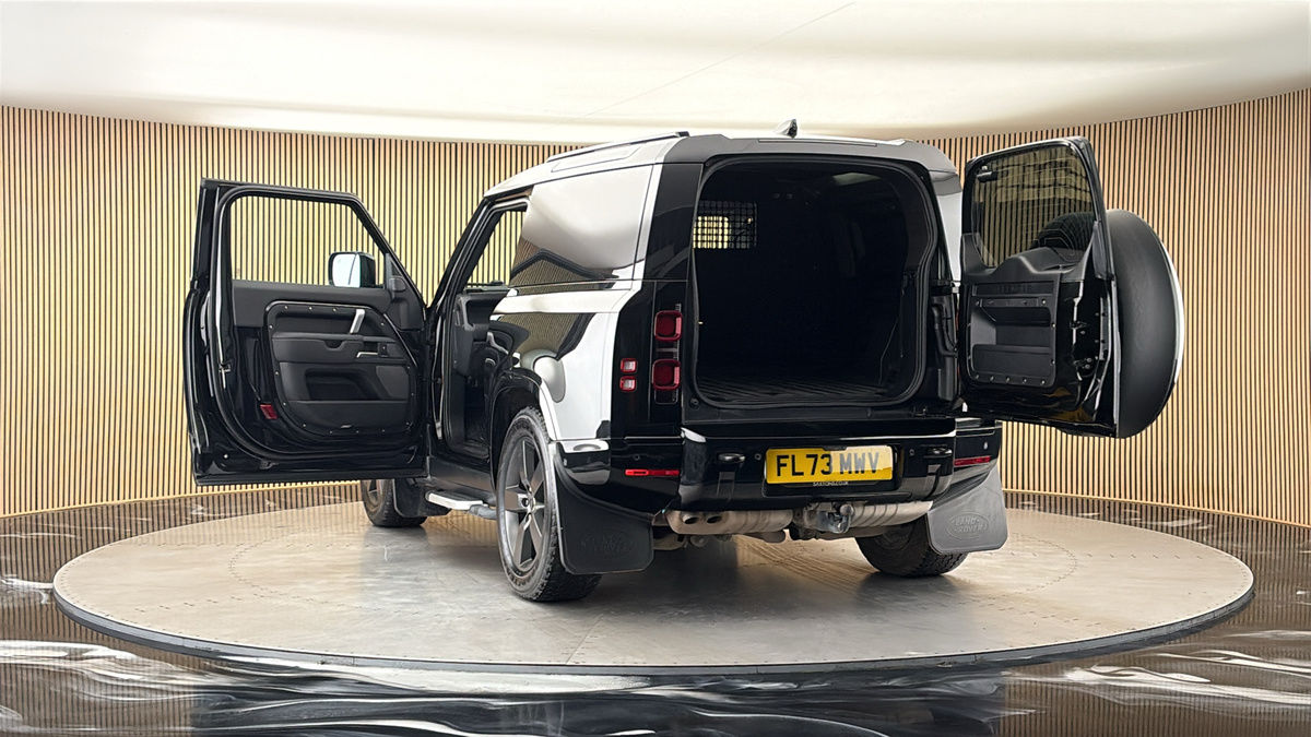 More views of Land Rover Defender 90