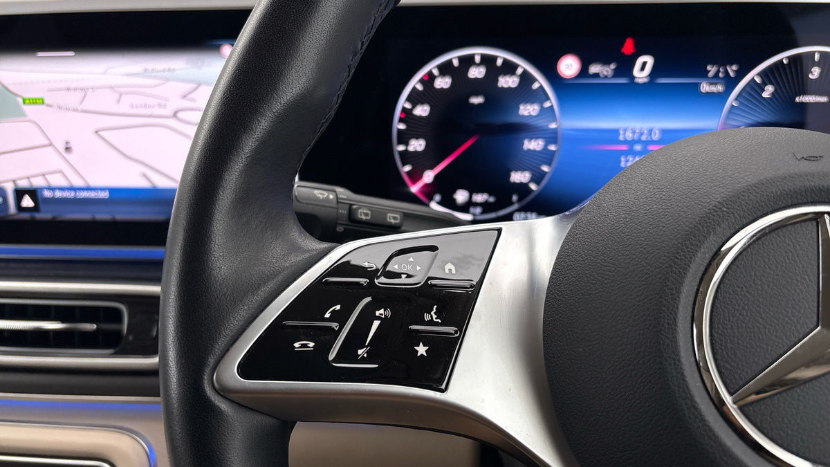 Mercedes-Benz V Class Image 13