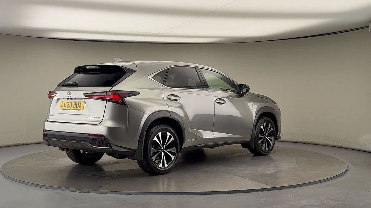 Lexus NX Image 21