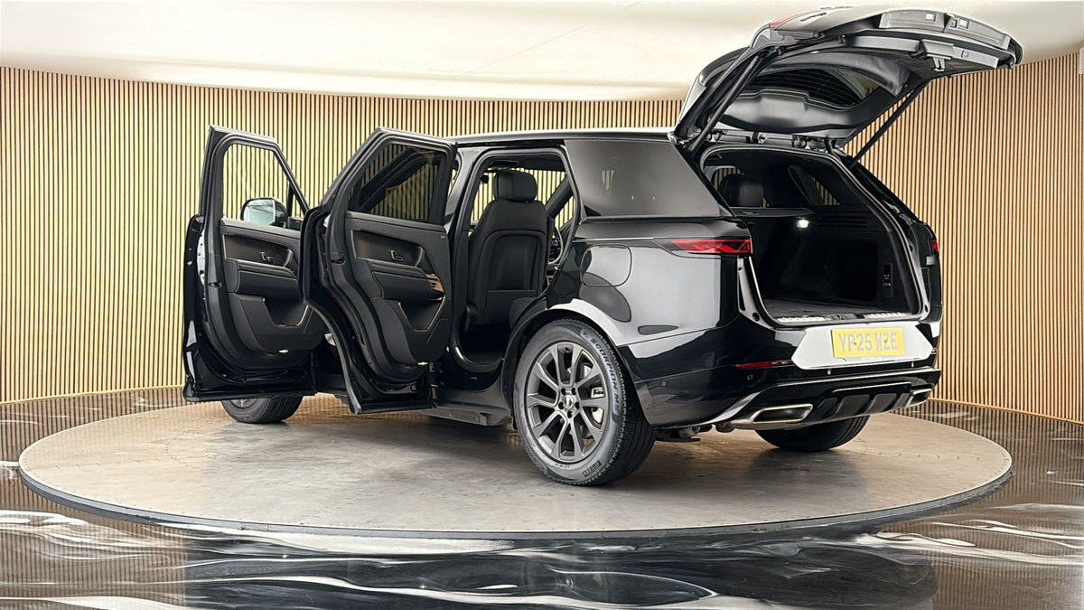 More views of Land Rover Range Rover Sport
