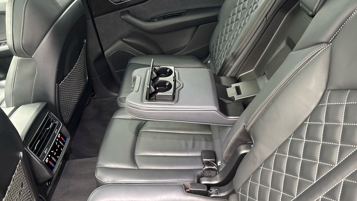 Audi SQ7 Image 9