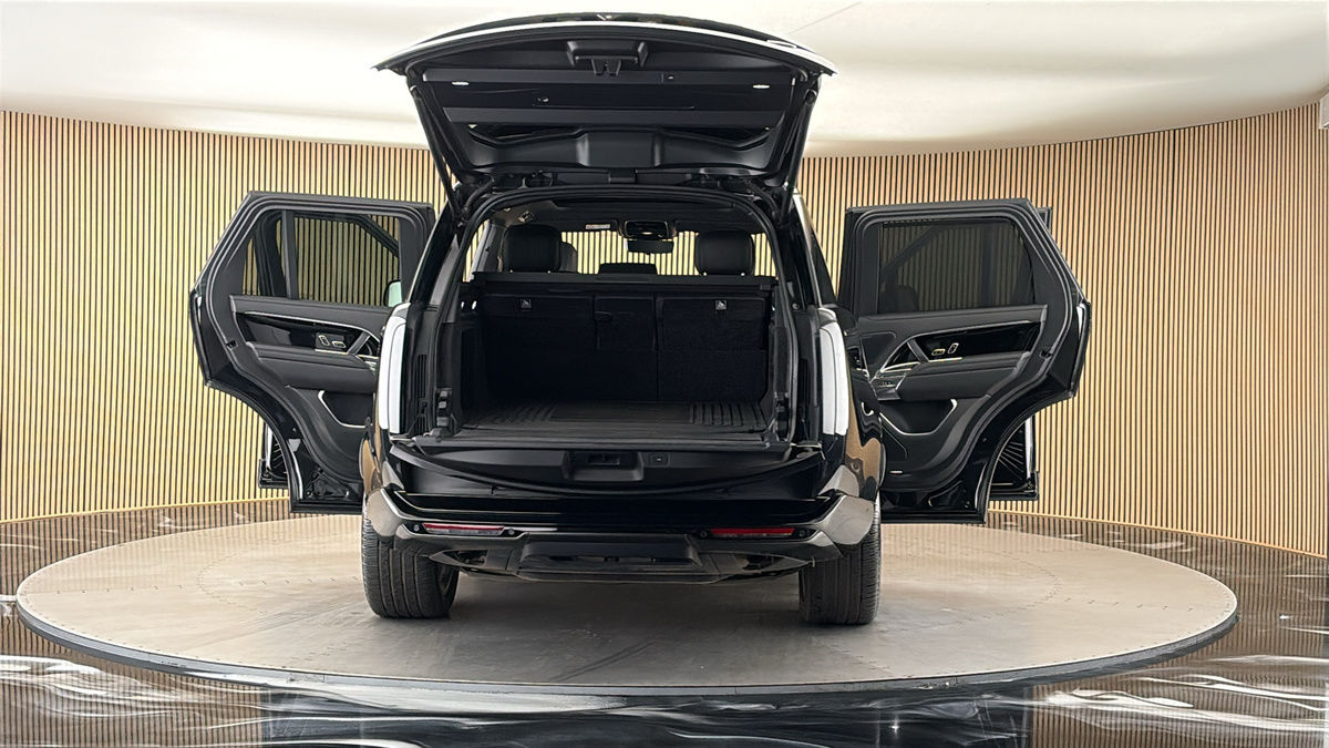 More views of Land Rover Range Rover