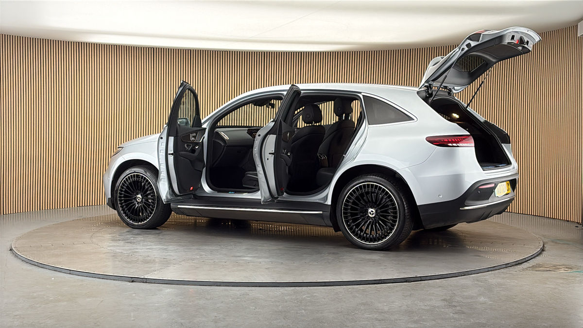 More views of Mercedes-Benz EQC
