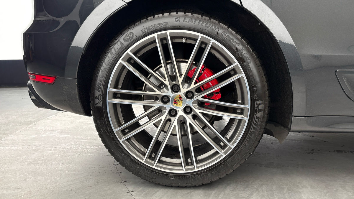 Porsche Macan Image 10