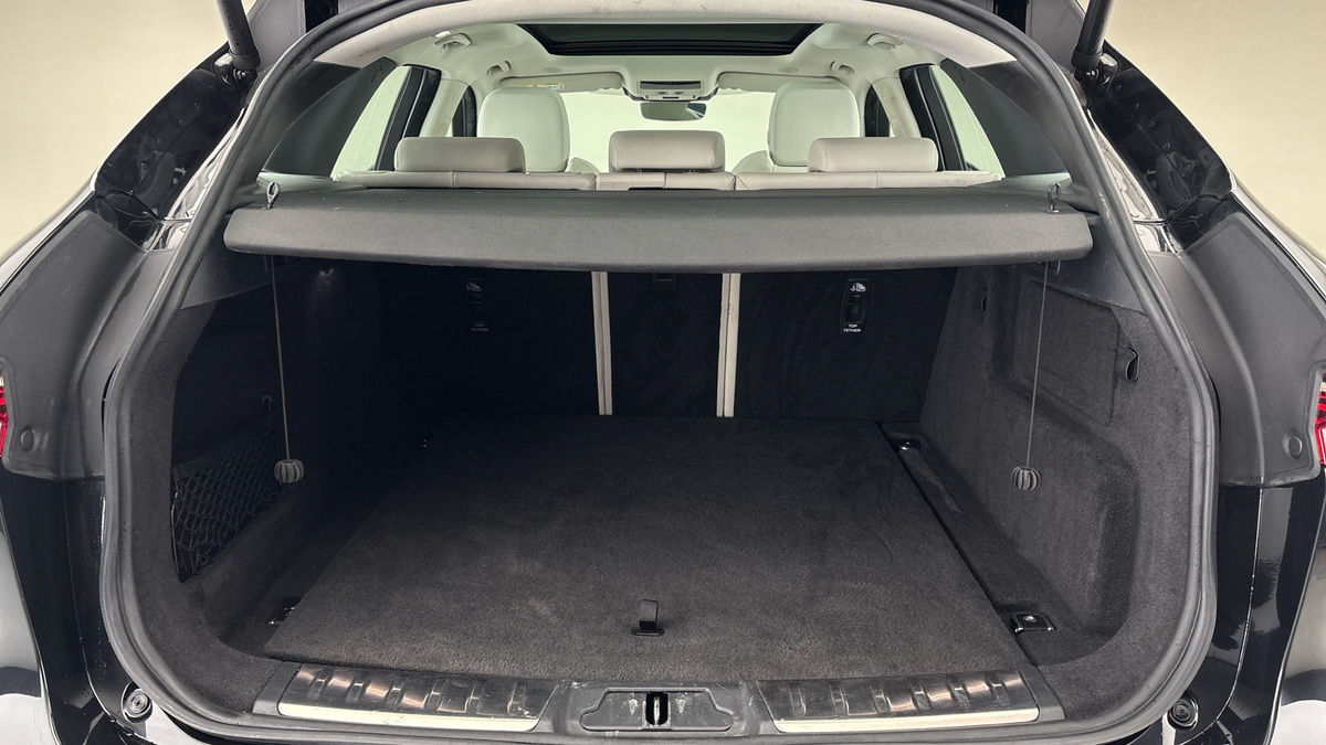 Jaguar F-PACE Image 11