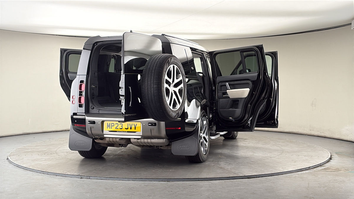 More views of Land Rover Defender 110