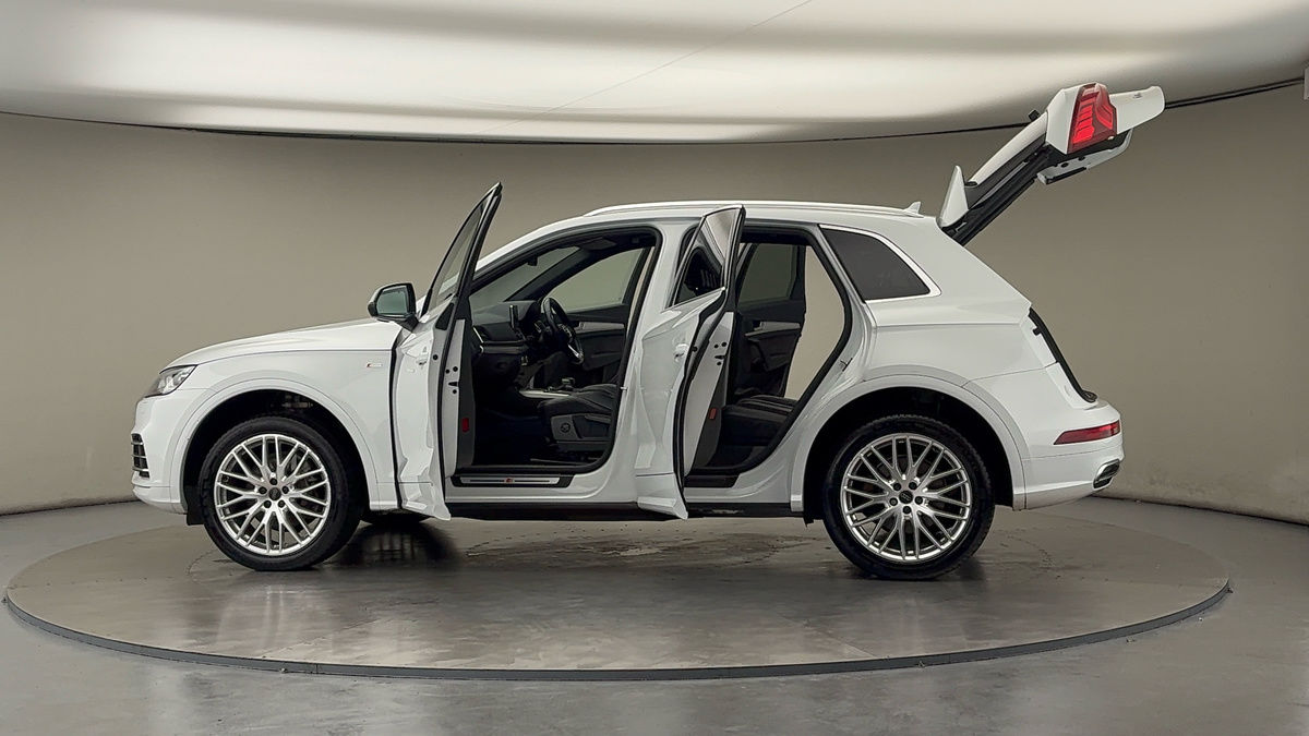 More views of Audi Q5