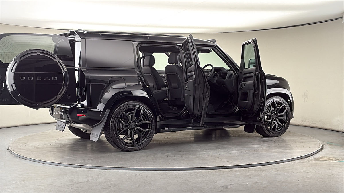 More views of Land Rover Defender 110