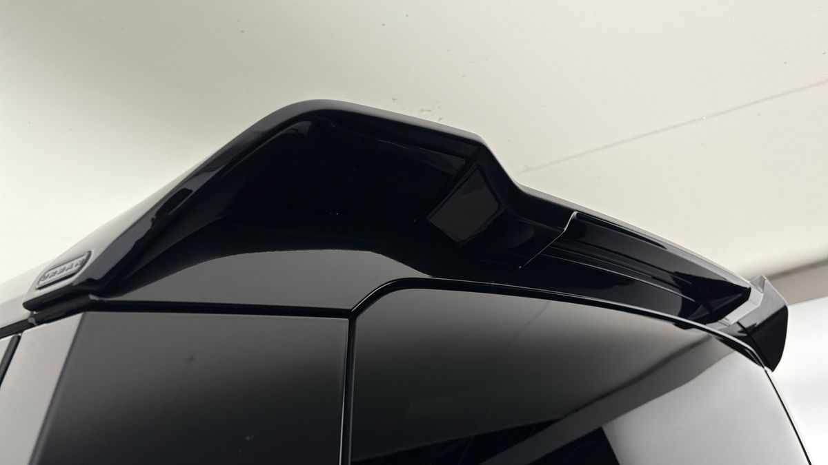 Land Rover Defender 90 Urban Image 6