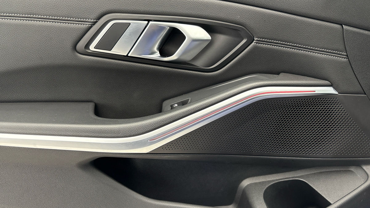 BMW 3 Series Image 19