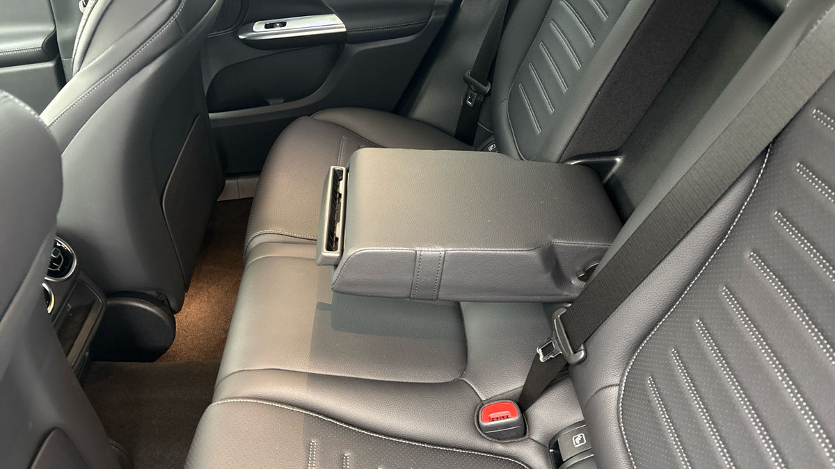 Mercedes-Benz GLC Image 9