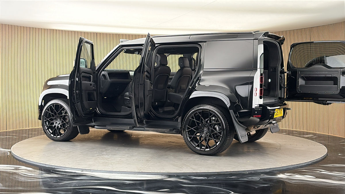 More views of Land Rover Defender 110