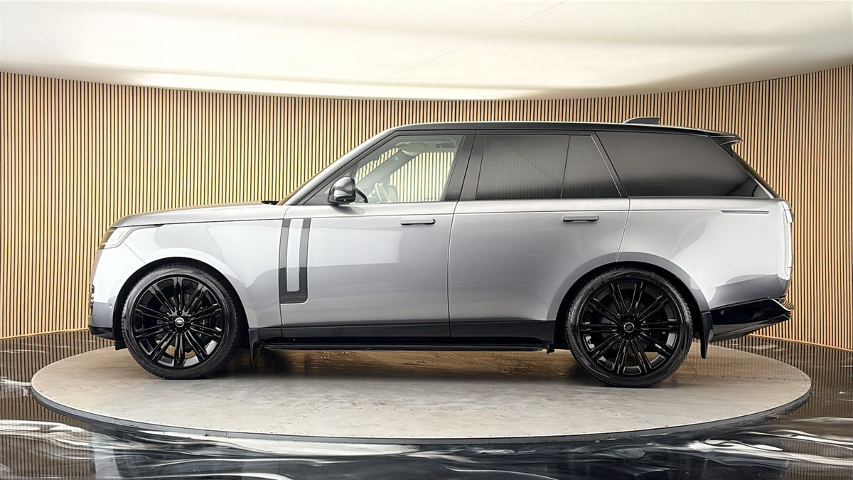 More views of Land Rover Range Rover