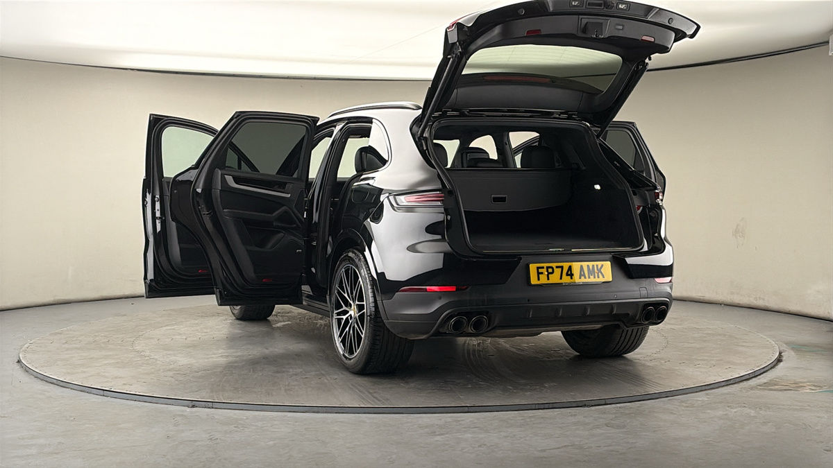 More views of Porsche Cayenne