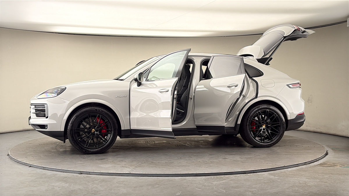 More views of Porsche Cayenne