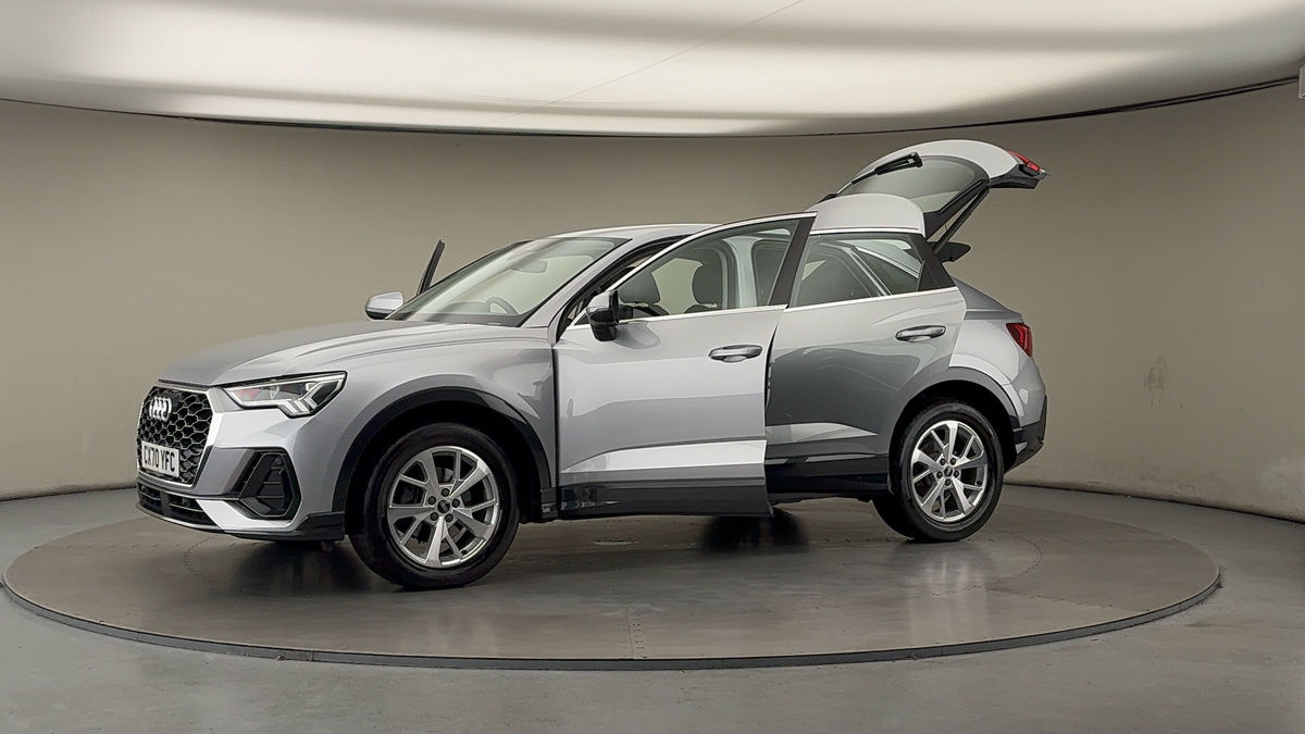 More views of Audi Q3