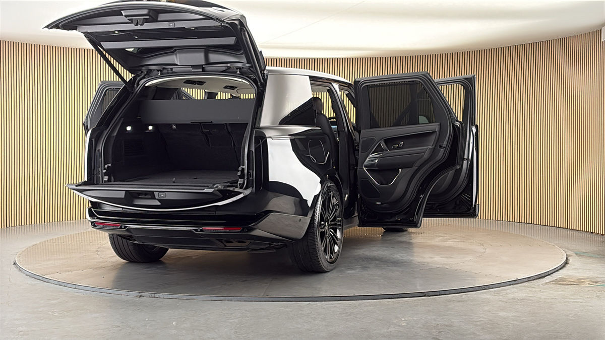 More views of Land Rover Range Rover