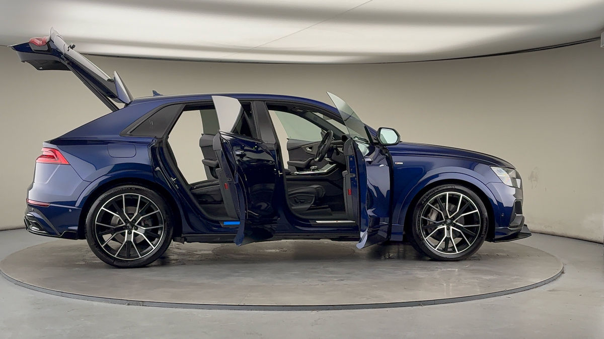 More views of Audi Q8