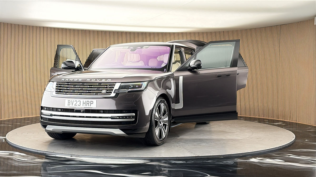 More views of Land Rover Range Rover