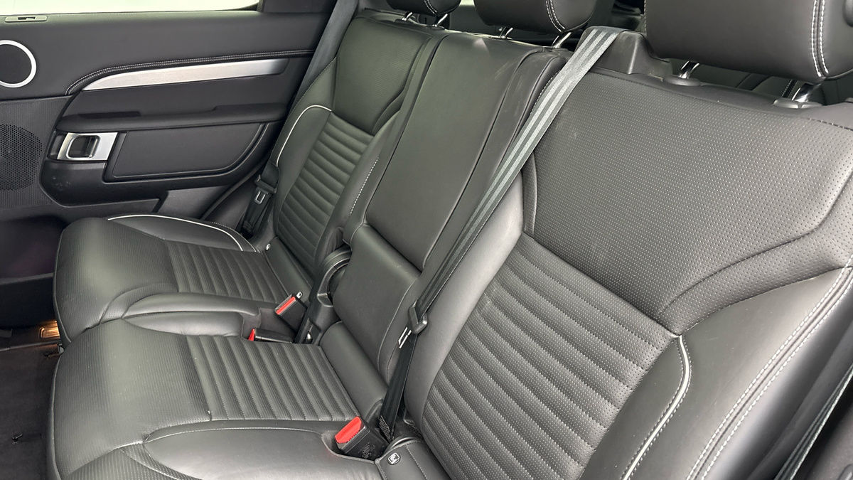 Land Rover Discovery Image 8