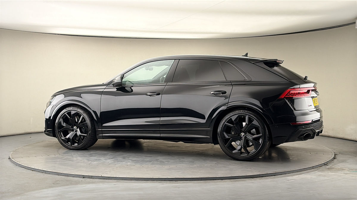 More views of Audi RSQ8