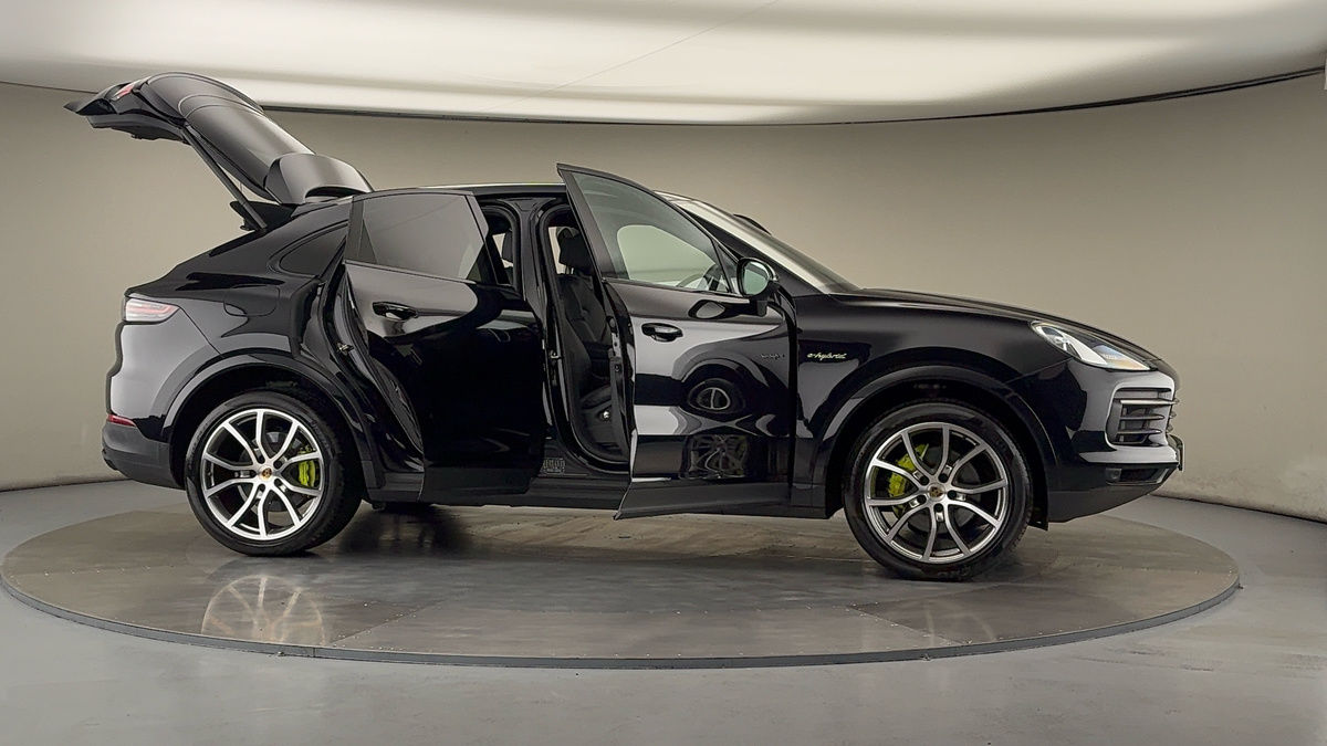 More views of Porsche Cayenne