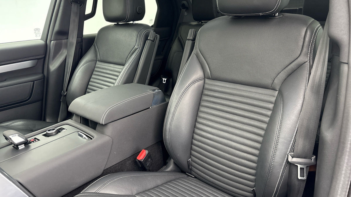 Land Rover Discovery Image 7