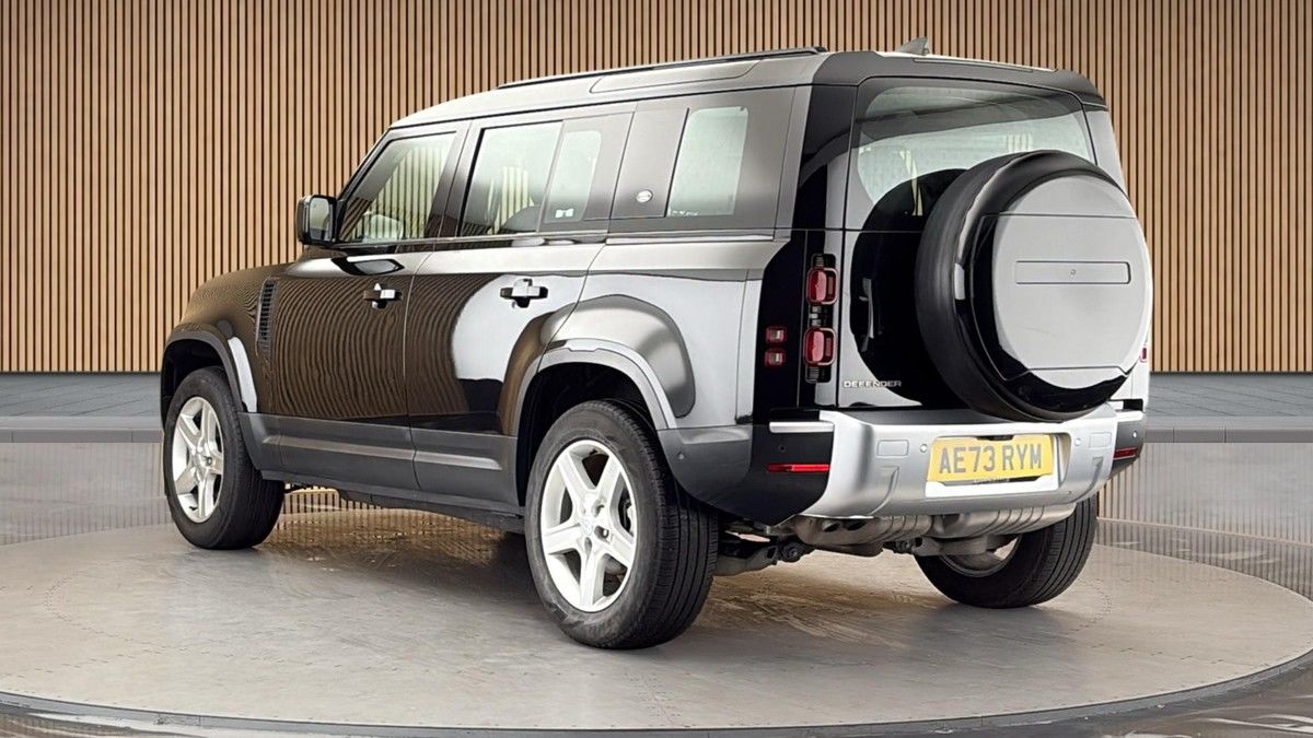 Land Rover Defender 110 Image 2