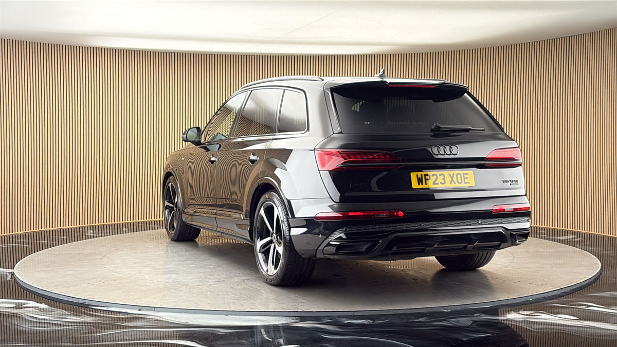More views of Audi Q7