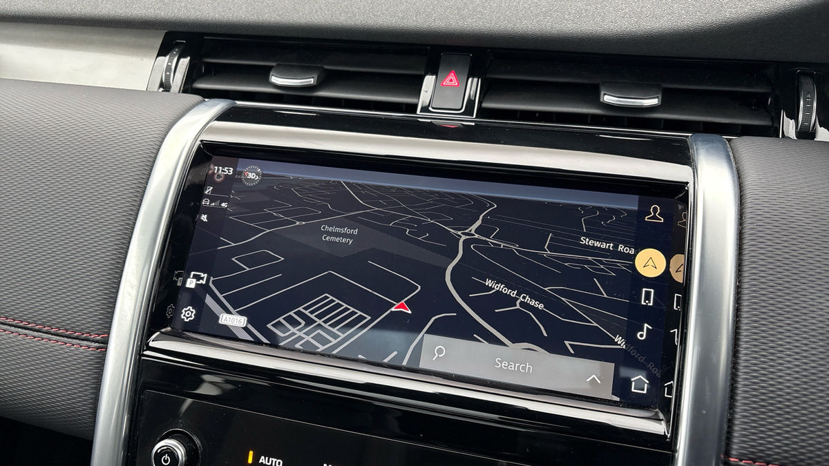 Land Rover Discovery Sport Image 17