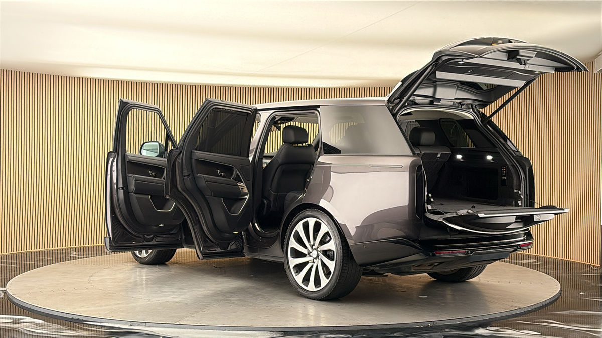 More views of Land Rover Range Rover