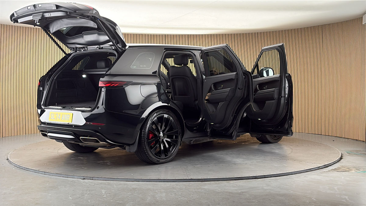 More views of Land Rover Range Rover Sport