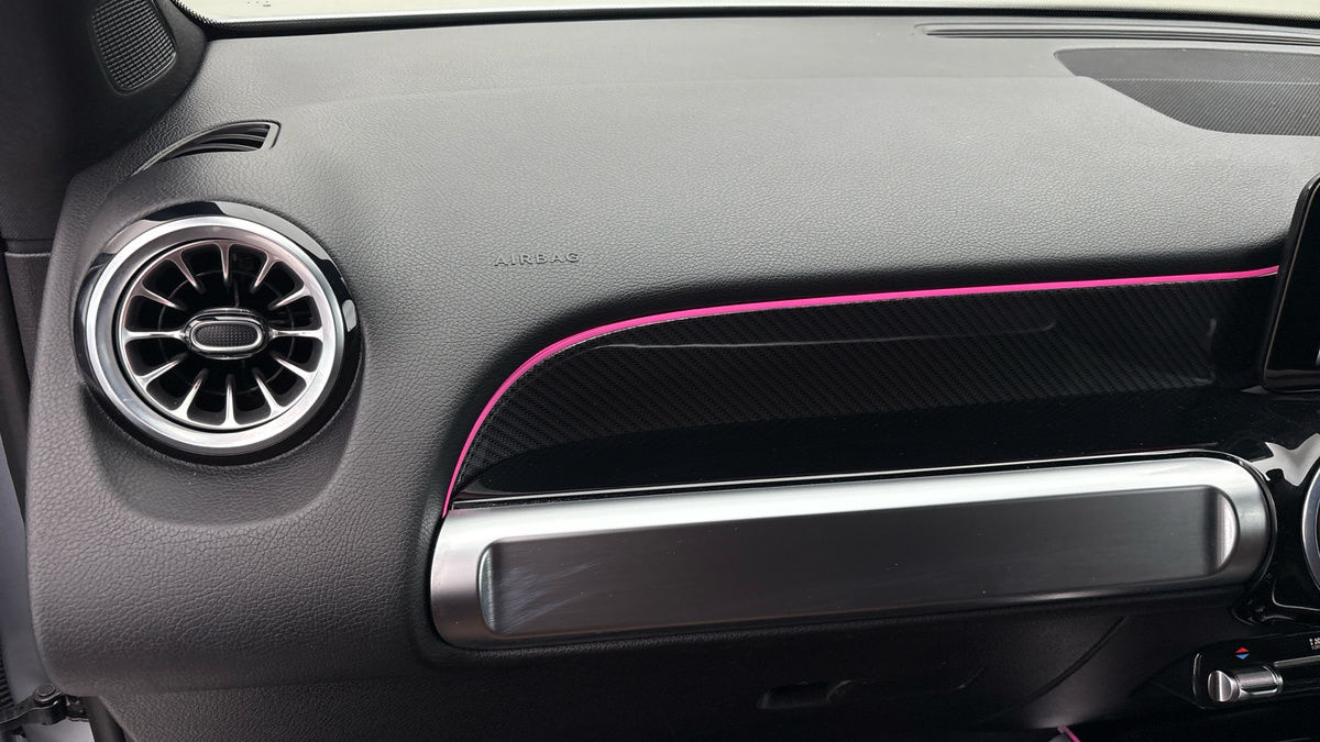 Mercedes-Benz GLB Image 28