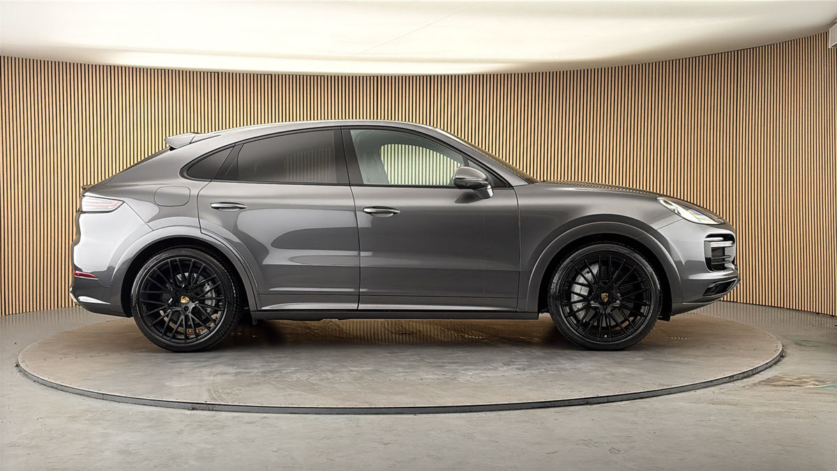 More views of Porsche Cayenne