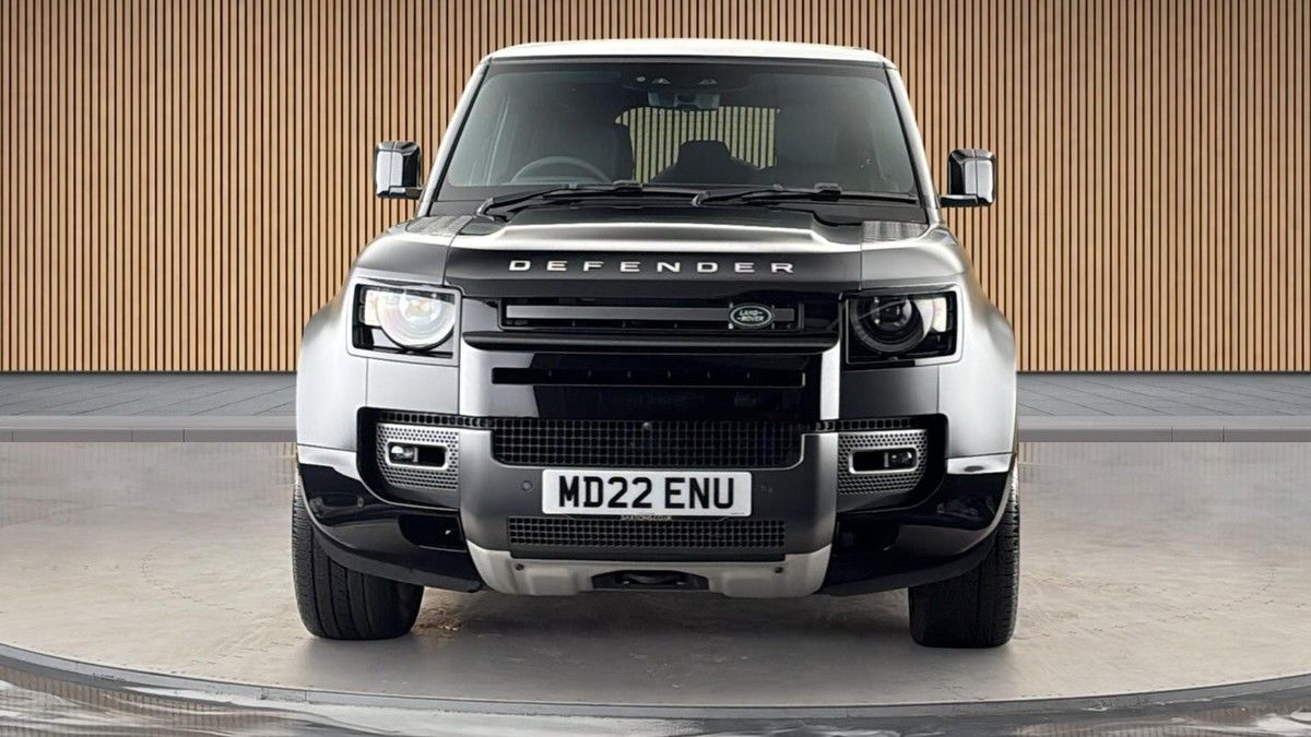 Land Rover Defender 110 Image 3