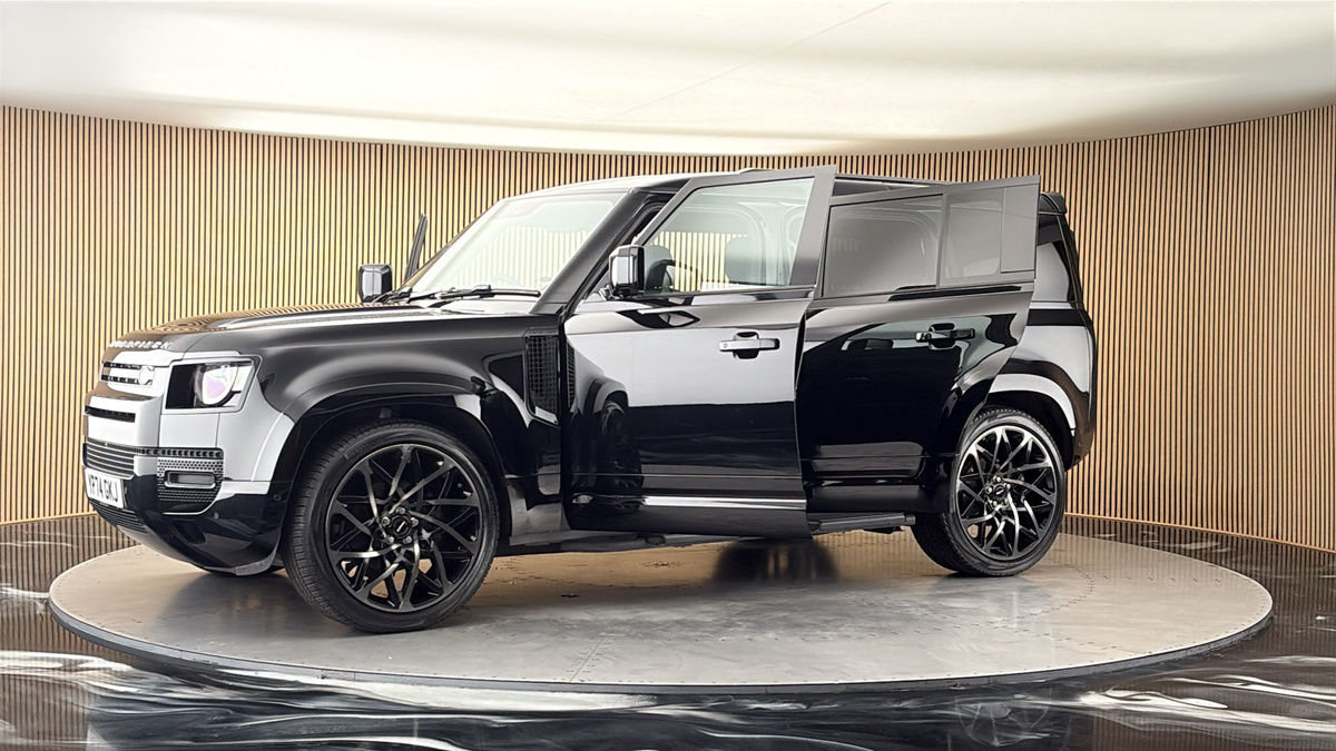 More views of Land Rover Defender 110