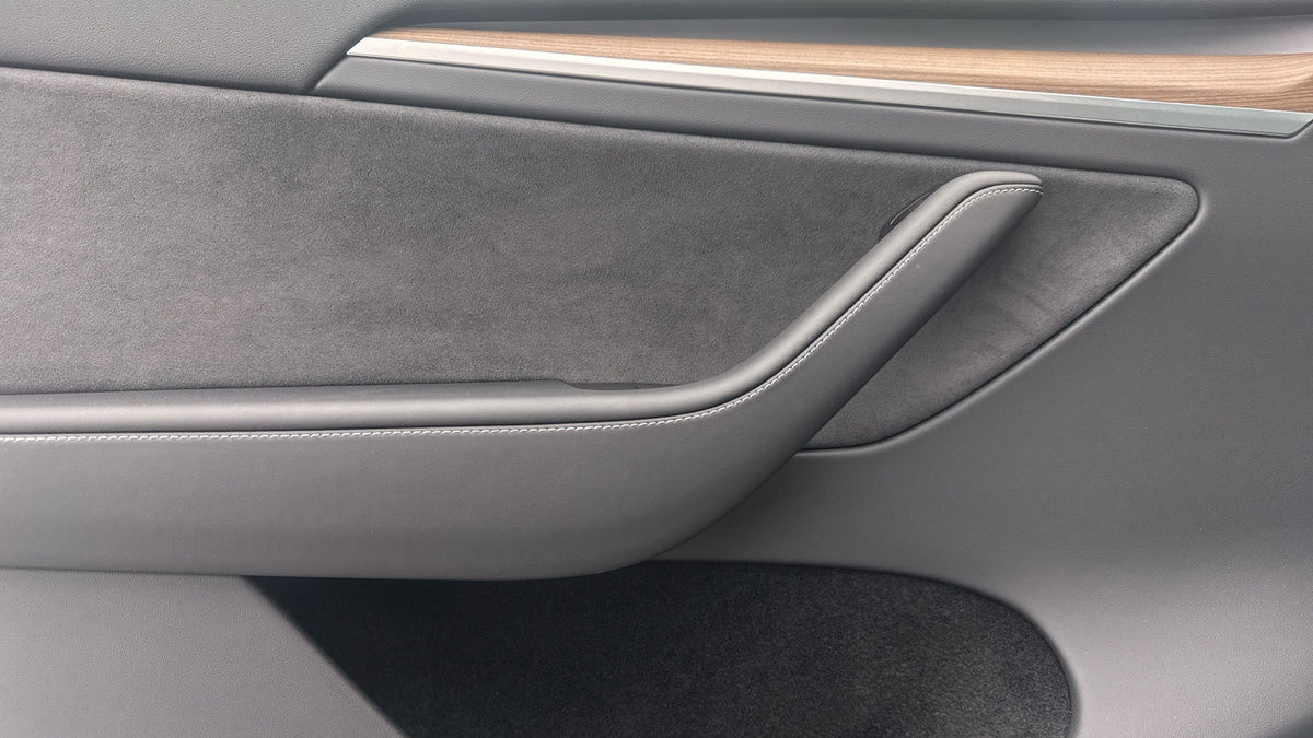Tesla Model Y Image 19