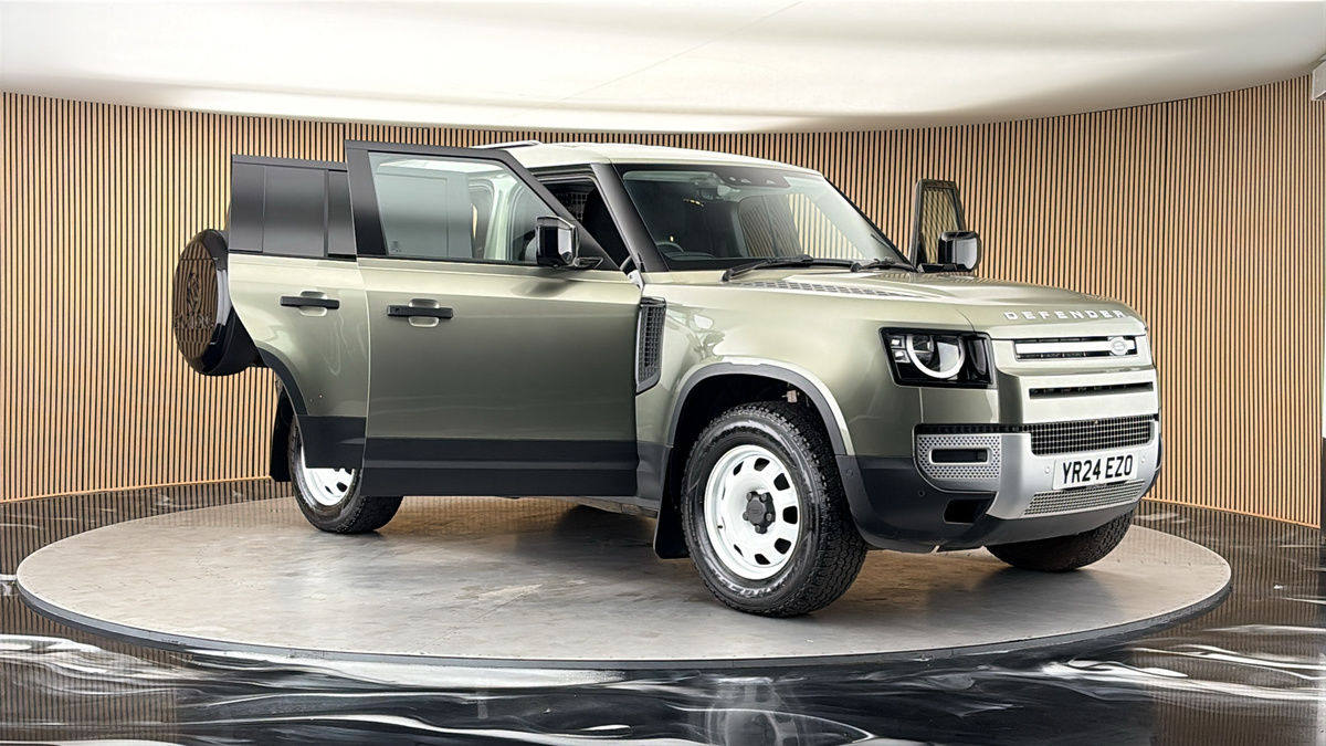 More views of Land Rover Defender 110