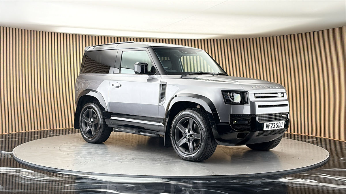 More views of Land Rover Defender 90