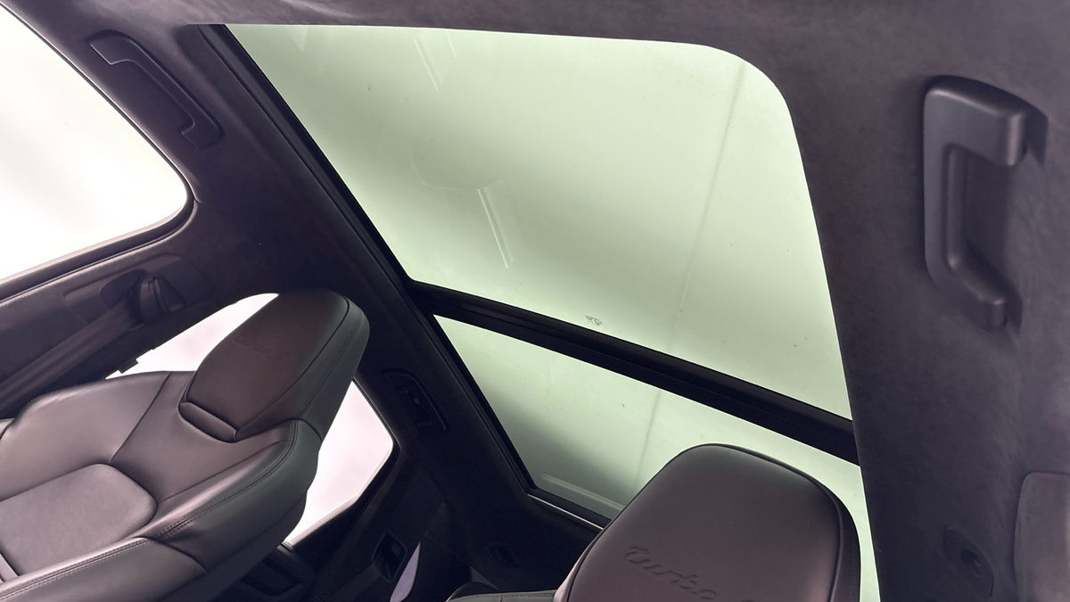 Porsche Cayenne Image 6