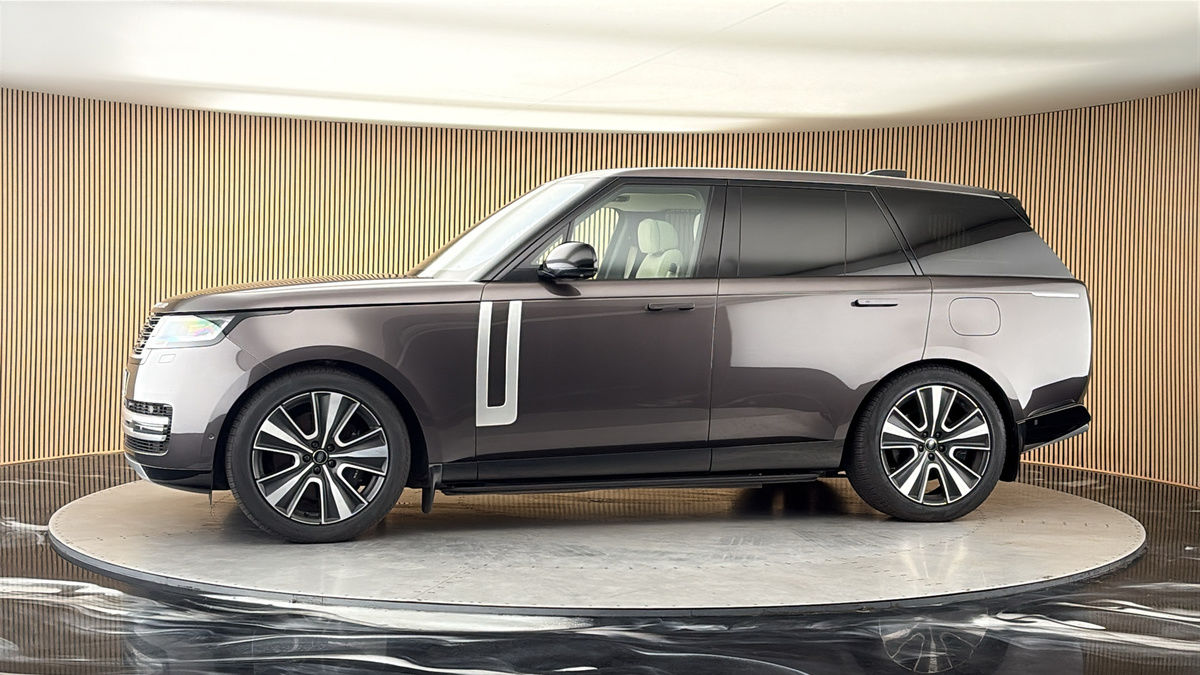 More views of Land Rover Range Rover