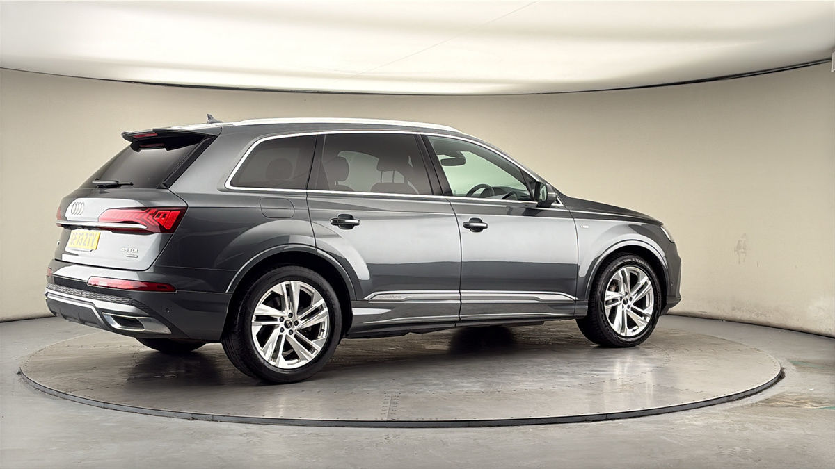 More views of Audi Q7