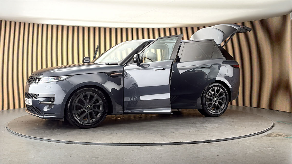 More views of Land Rover Range Rover Sport