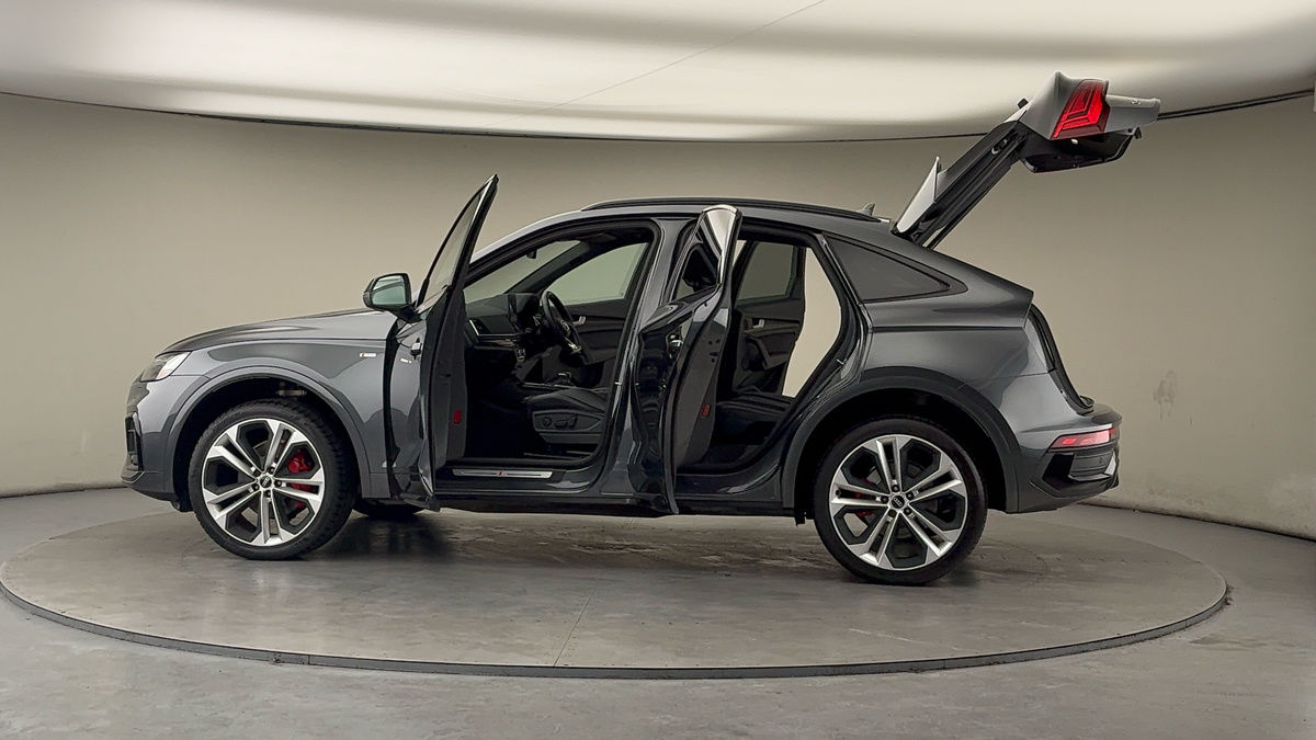 More views of Audi Q5