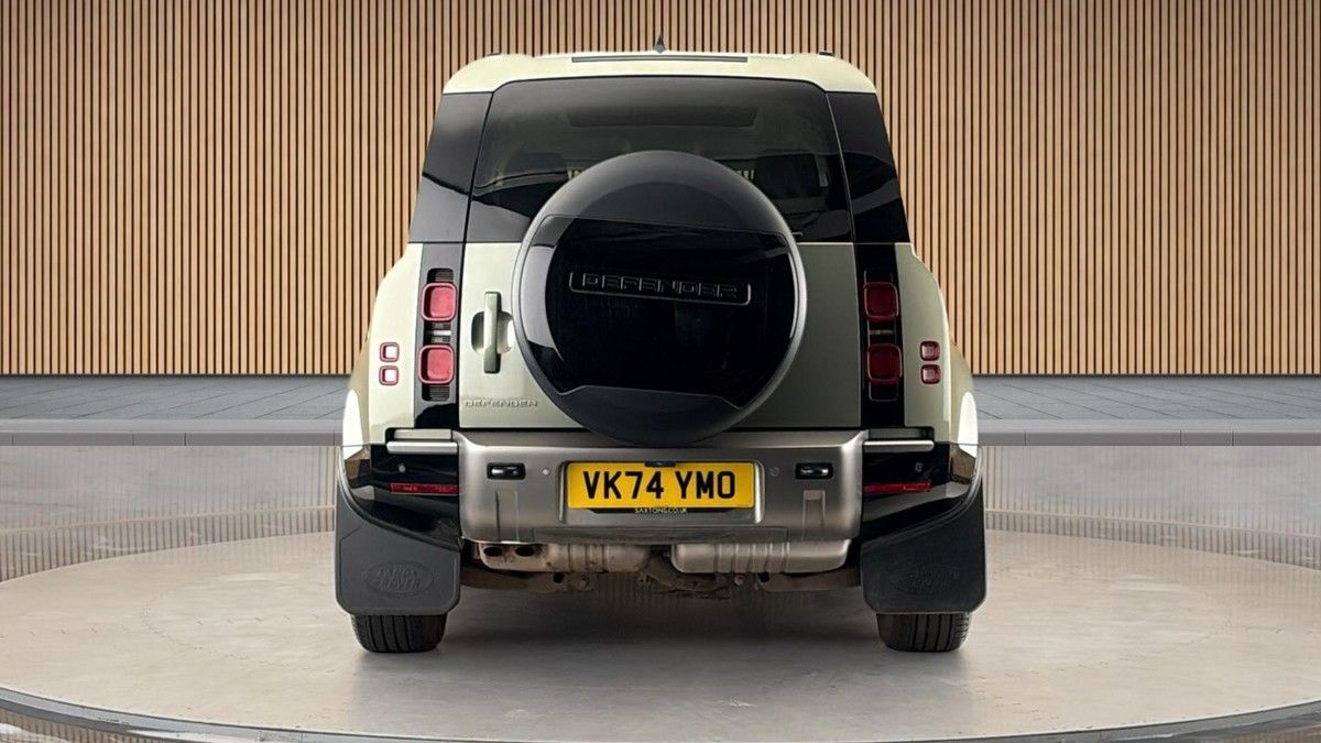 Land Rover Defender 110 Image 4