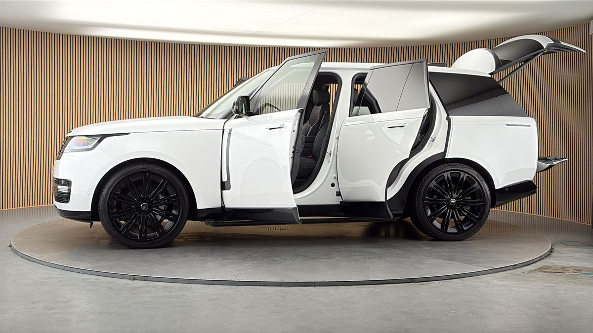 More views of Land Rover Range Rover