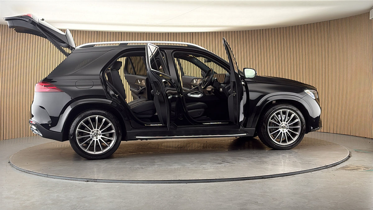 More views of Mercedes-Benz GLE